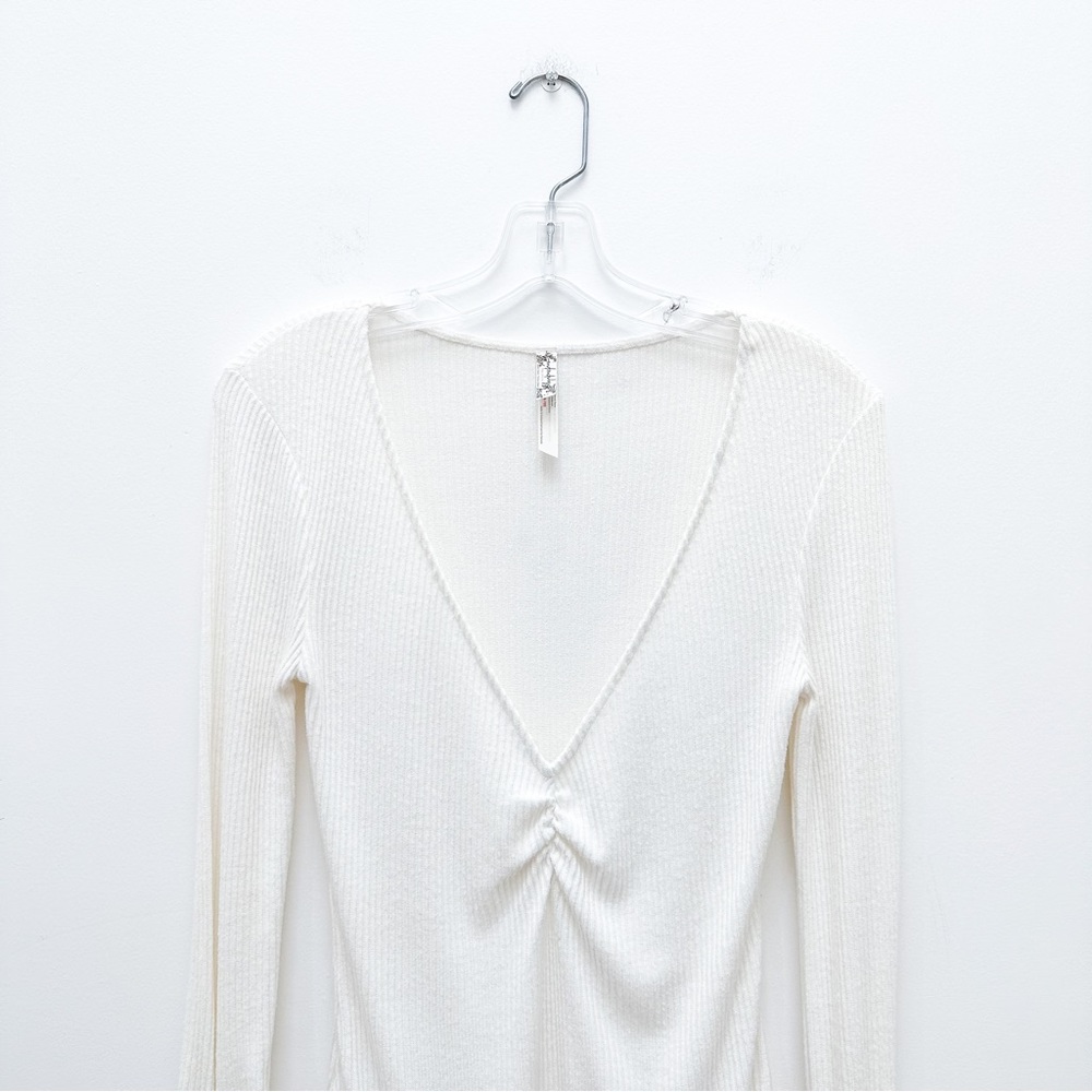 ‘Intimately’ Free People Ribbed Ruched Sleeve Bodysuit | Medium | Cream - Picture 3 of 8